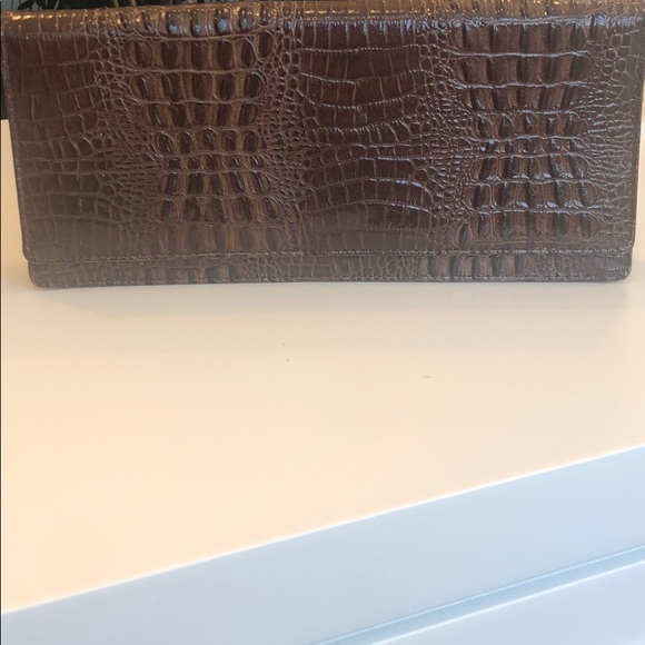Brown foe snake skin clutch - Picture 2 of 10